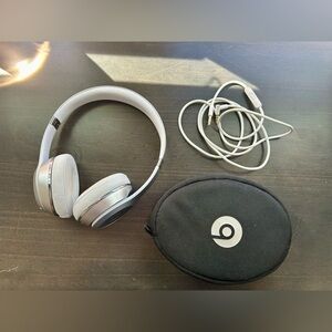 Beats Solo Wireless Headphones Silver